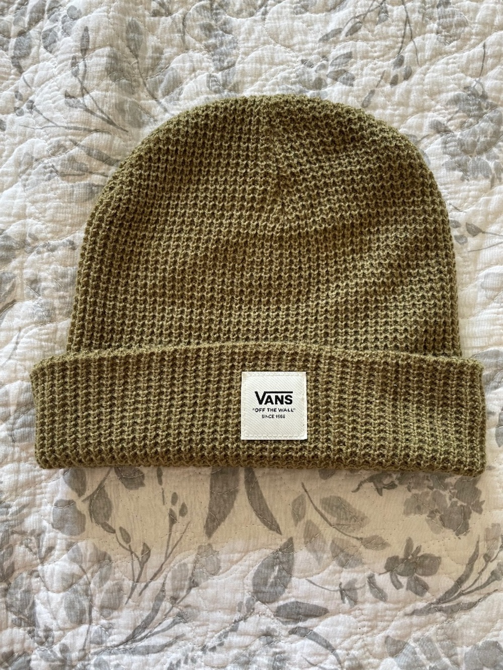 NWOT Vans Unisex Waffle Cuff Beanie in Gothic Olive Green Thermal Knit Stitch